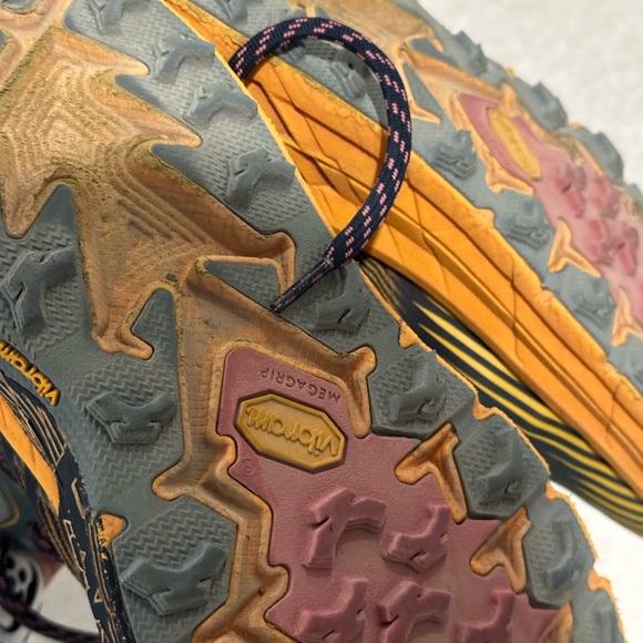 HOKA Speedgoat mid 2 GTX Women’s Size 8 - Picture 5 of 8